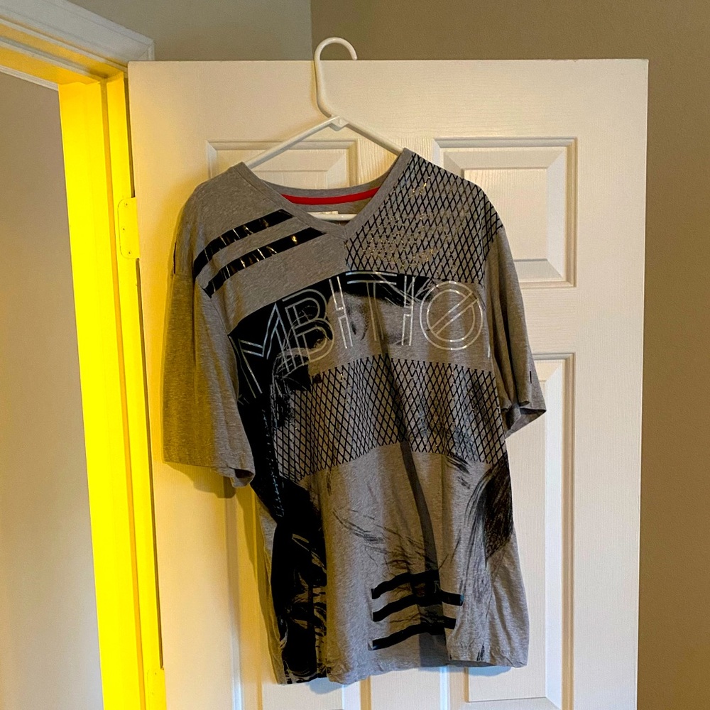 Men Sean John T-shirt